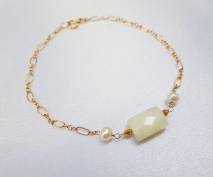 Mother of Pearl Bracelet with K14 Gold Filled 1