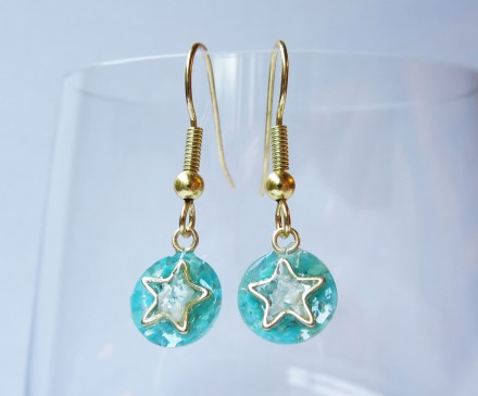 Turquoise & shell earrings with resin 1