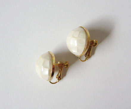 White shell earrings 1